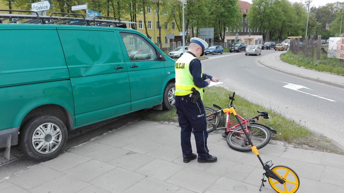 Wypadek na Łęczyckiej. Nie ustąpił pierwszeństwa rowerzyście [zdjęcia]