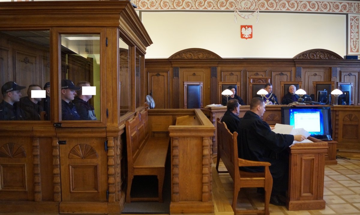 Uwięzili w garażu i gwałcili. W więzieniu spędzą pięć lat