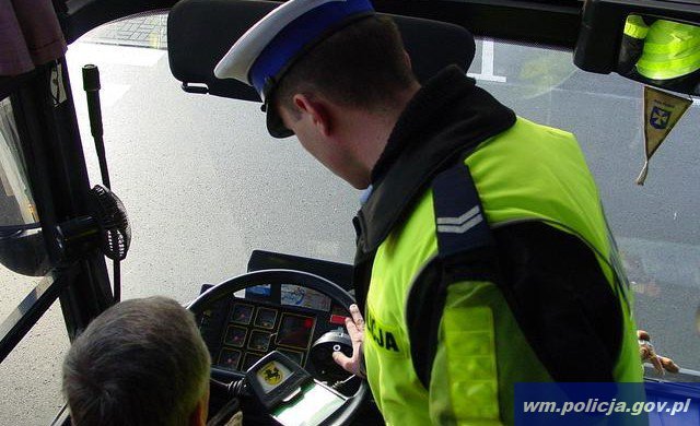Będą kontrolowali autokary 