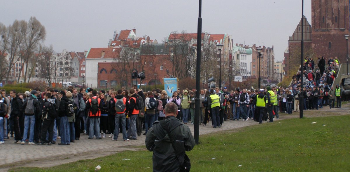 Piechotą do Świętego Gaju