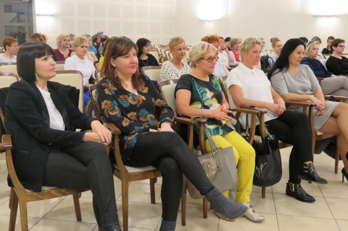 Pracownice MOPS, nauczycielki i przedszkolanki po kursach samoobrony
