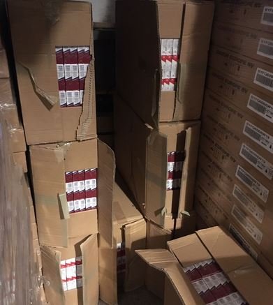 W magazynie w Elblągu znaleźli nielegalne papierosy. Ich wartość to ponad 150 tys. zł