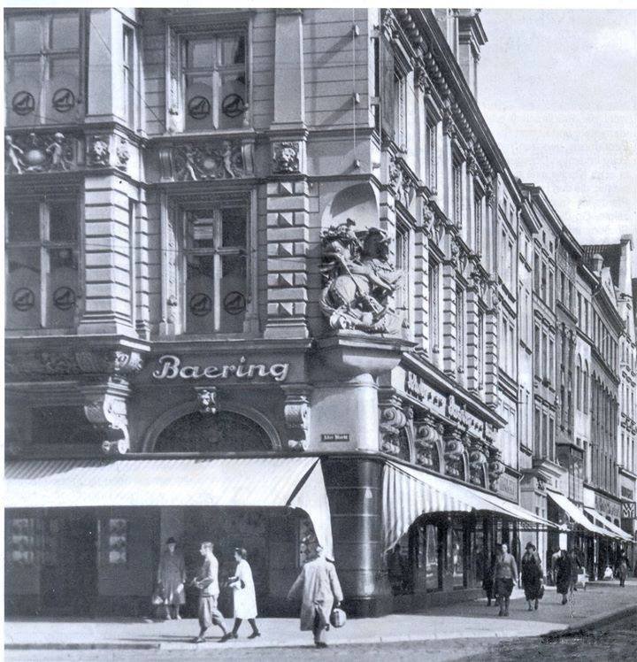 Sklep z butami w Dworze Artusa