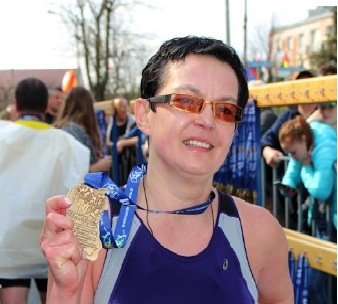 Policjantka z Elbląga druga w maratonie w Dębnie