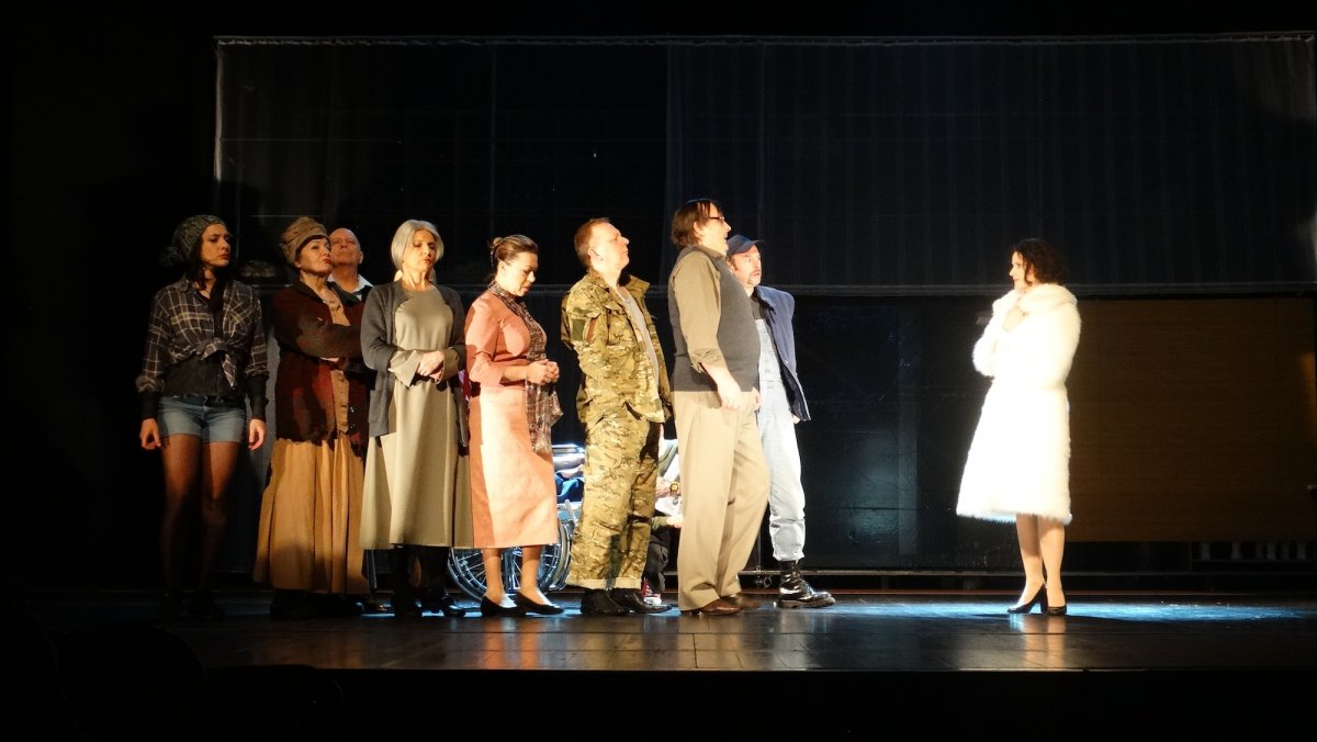 Premiera Dogville elbląskim teatrze