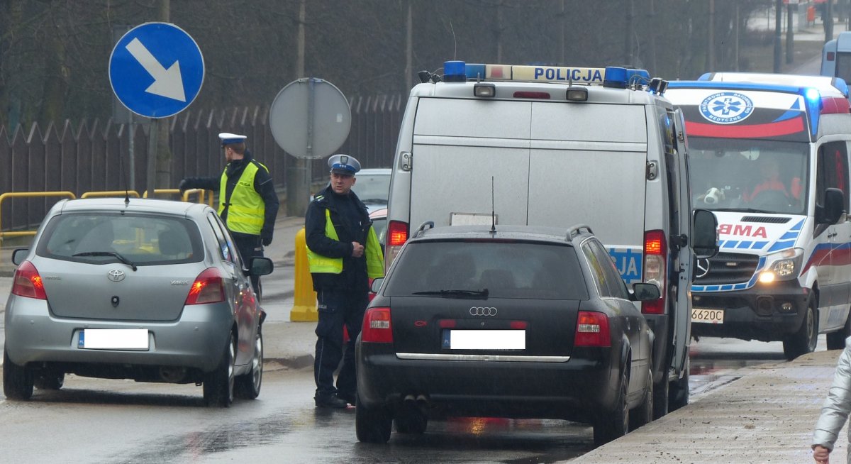 Wypadek na Piłsudskiego. Potrącona kobieta odwieziona do szpitala 