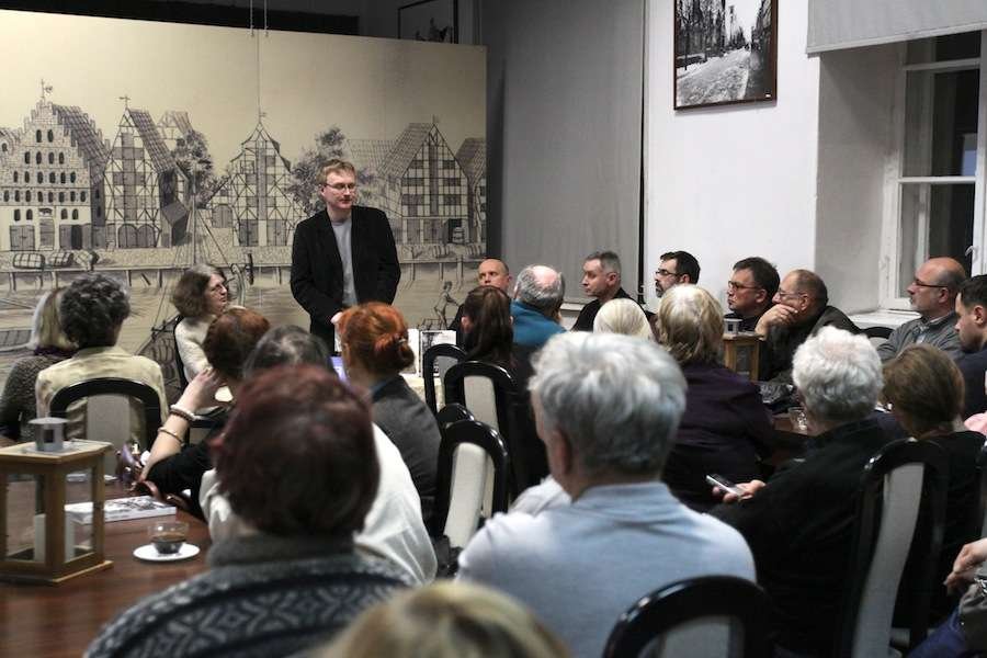 Pruskie trójzęby w Kawiarence Historycznej
