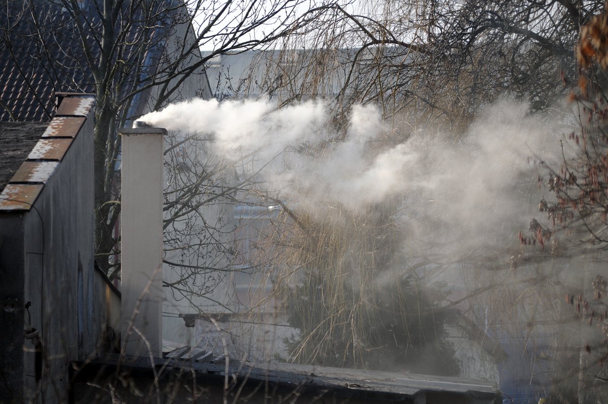 Czy grozi nam smog? Miasto dofinansuje wymianę pieców kaflowych