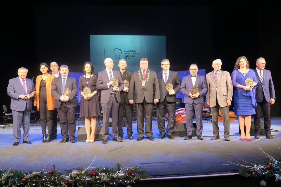 Poznaliśmy laureatów nagród prezydenta Elbląga za 2016 r. [zdjęcia]