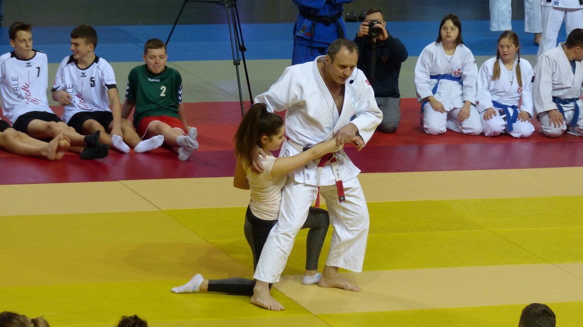Waldemar Legień dał lekcję judo elbląskim uczniom [zdjęcia]