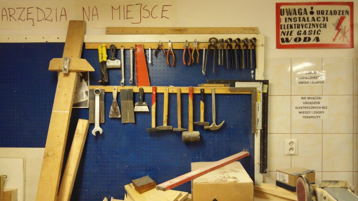 Pasjonująca samodzielność... Niepozorny budynek tętni życiem