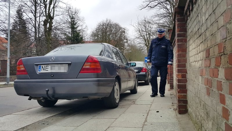 Zgłosił kradzież samochodu, bo... zapomniał, gdzie zaparkował