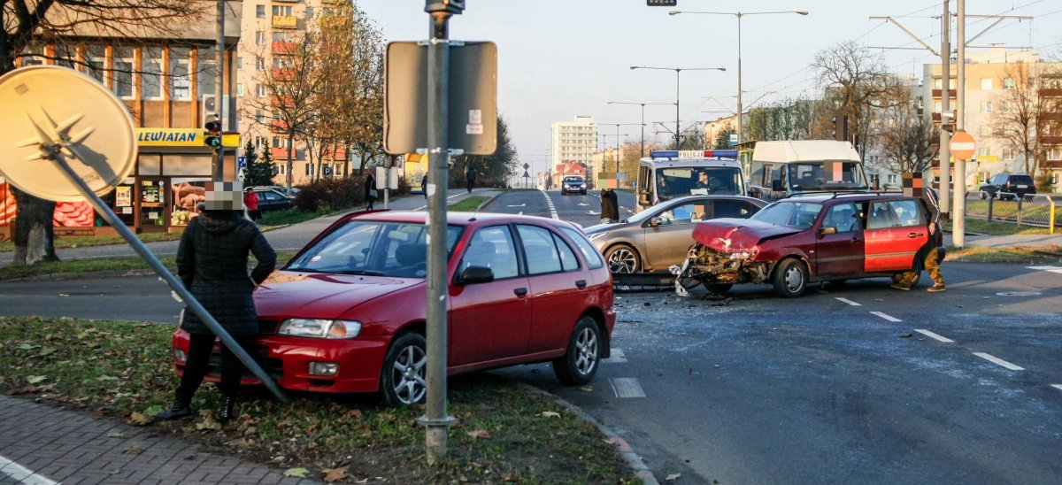 Zderzenie na skrzyżowaniu Płk. Dąbka i Pionierskiej [zdjęcia]