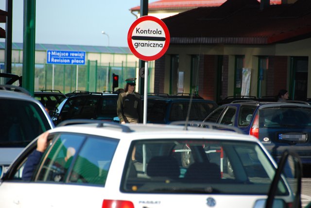 Rosyjskie MSZ oczekuje na wznowienie małego ruchu granicznego przez Polskę