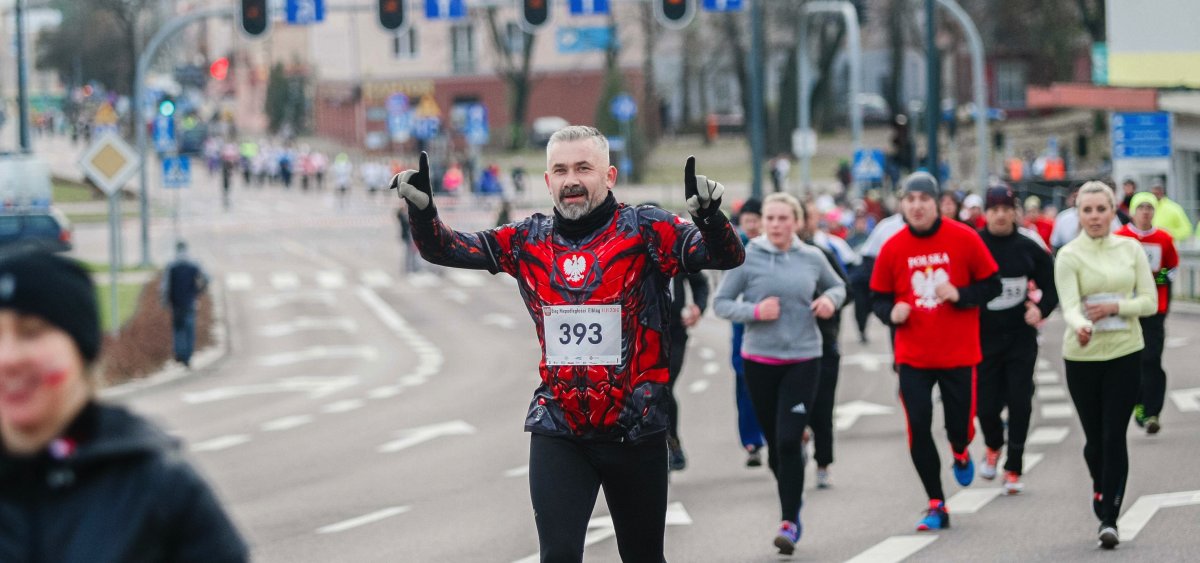Bieg Niepodległości z rekordową liczbą uczestników. Wygrał Patryk Sowiński [zdjęcia]