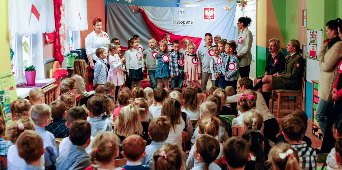 W przedszkolu, w szkole i na uczelni. Tak już w czwartek obchodzili Święto Niepodległości [zdjęcia]