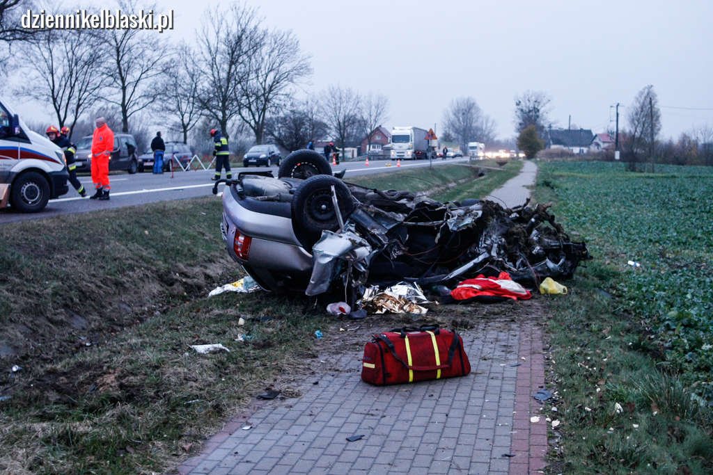 Jedna osoba nie żyje. Czołowe zderzenie na 