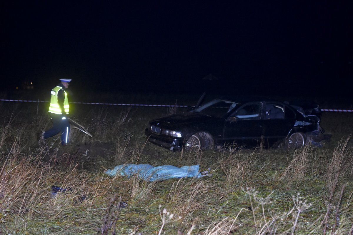 Tragiczny wypadek pod Pasłękiem. 19-letni pasażer zginął na miejscu
