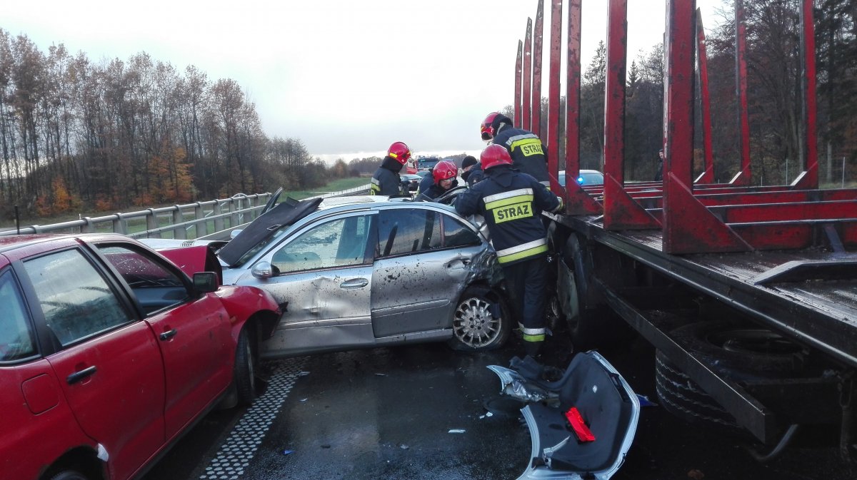 Karambol na S22 z udziałem pięciu samochodów [szczegóły, zdjęcia]