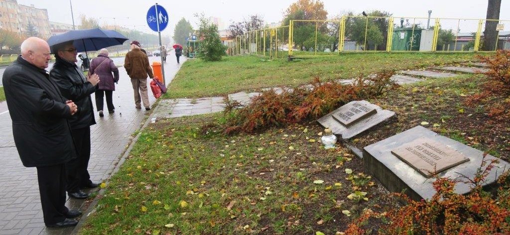 Elbląg pamięta. Odwiedzili groby zasłużonych i miejsca pamięci