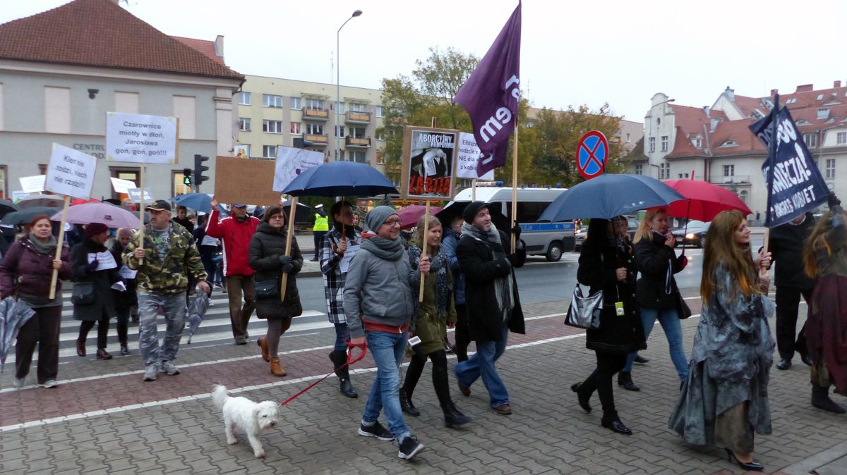 Czarny marsz po raz drugi przeszedł ulicami Elbląga