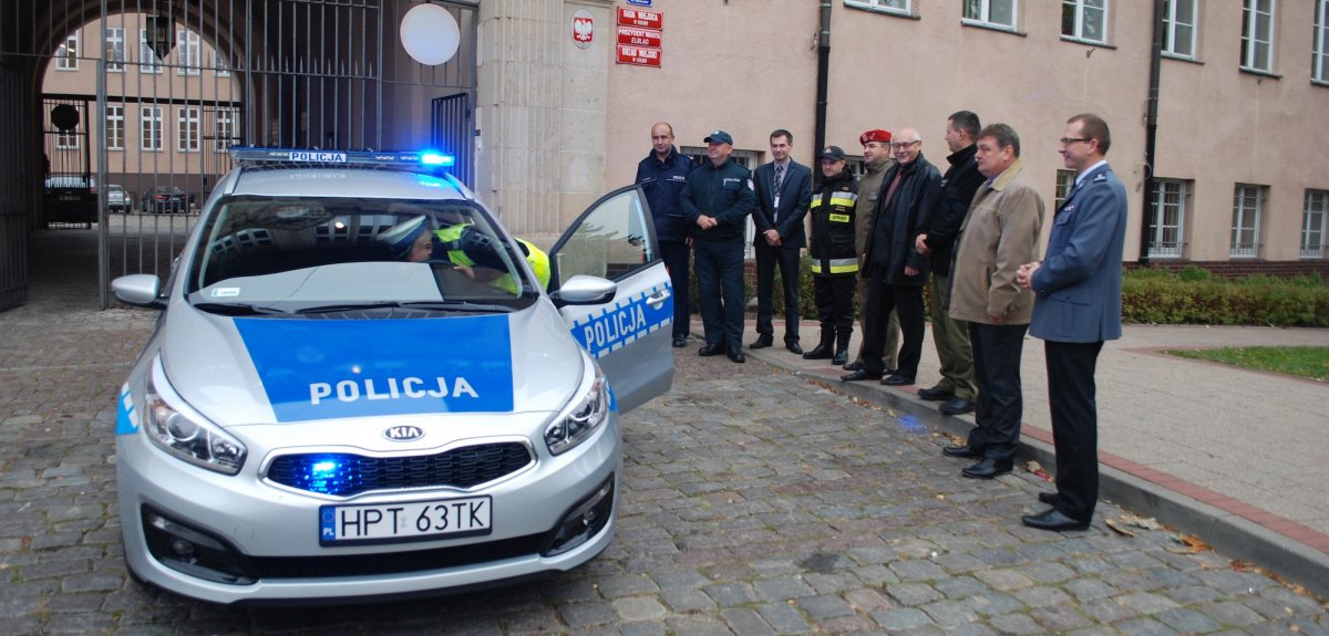 Nowy radiowóz dla elbląskich policjantów