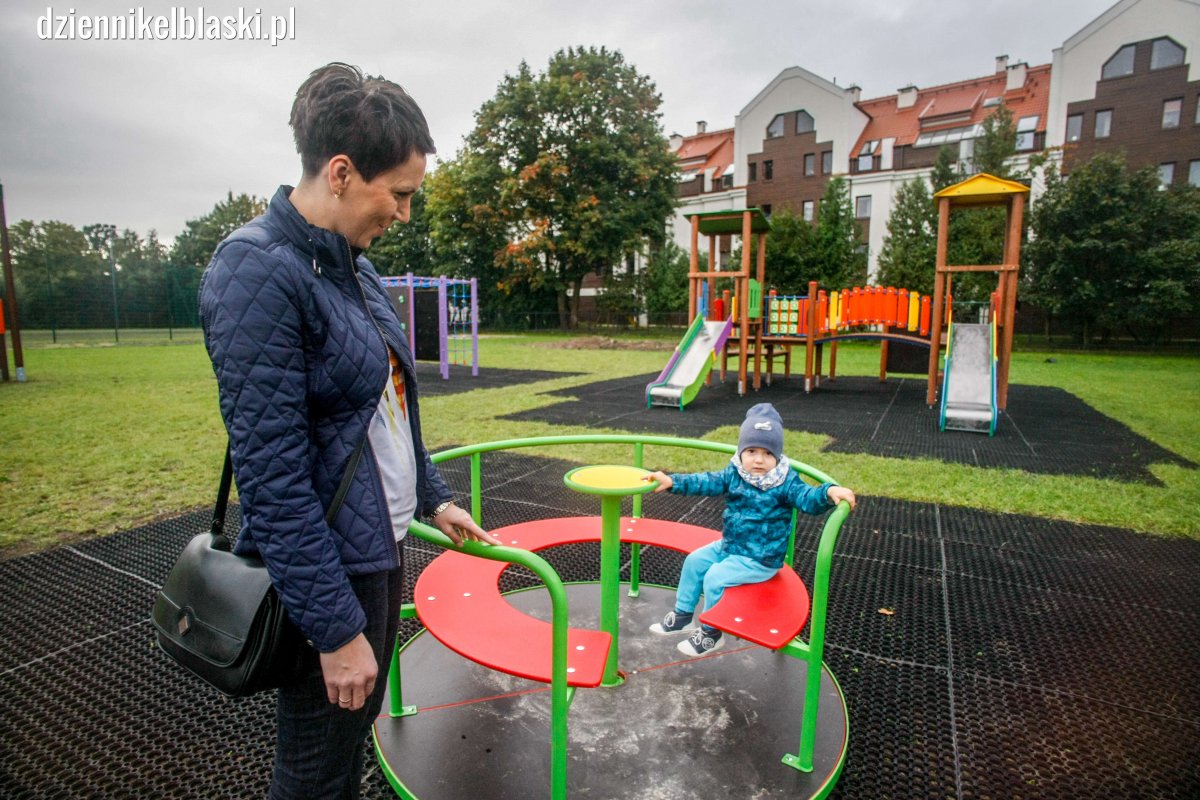 Nowy plac zabaw przy SP 16 zaprasza chętnych do zabawy