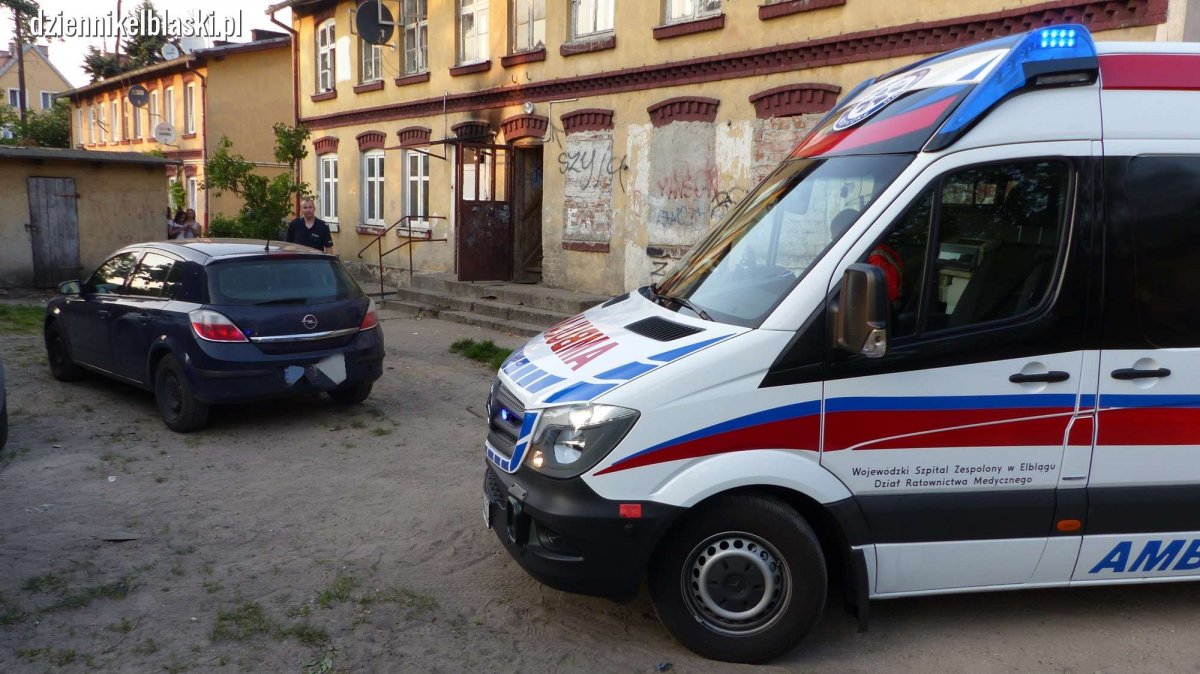 Zranił policjantkę nożem. 18-latek przed sądem z trzema zarzutami