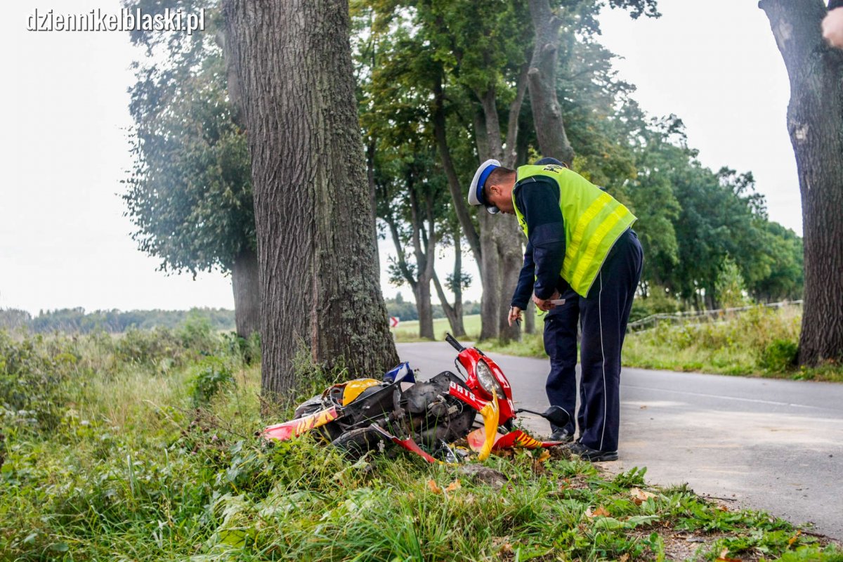 Skuterem uderzył w drzewo. Groźny wypadek pod Pomorską Wsią