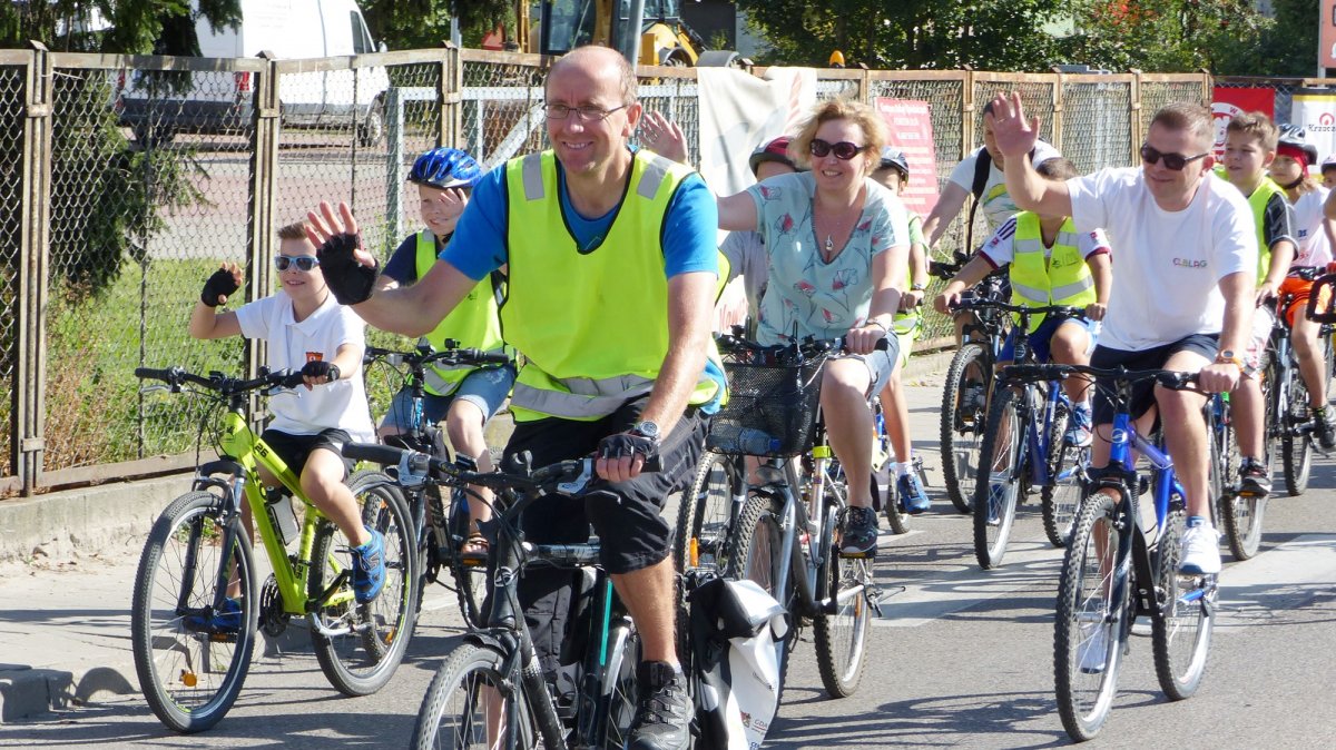 Rowerzyści przejechali przez miasto. Elbląski Dzień Bez Samochodu [zdjęcia]