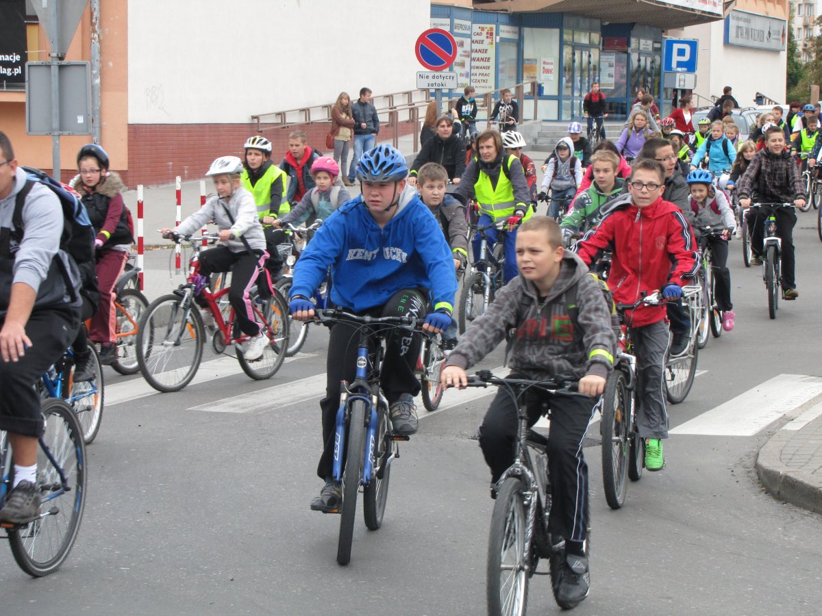 Na rowerach przez miasto. Elbląski Dzień Bez Samochodu