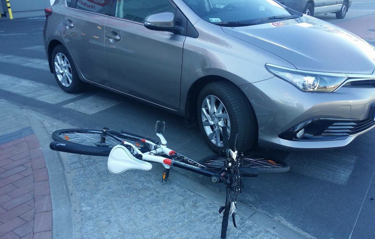 Kierowca toyoty potrącił rowerzystkę na ul. Ogólnej