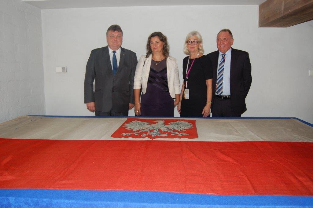 Elbląg uhonorowany polską flagą z norweskiego Stavanger 