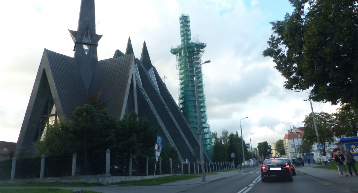 Remontują dzwonnicę, kościół zyska perłowy blask