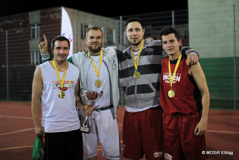 Czarna Kobra najlepsza w Nocnym Trio Basket