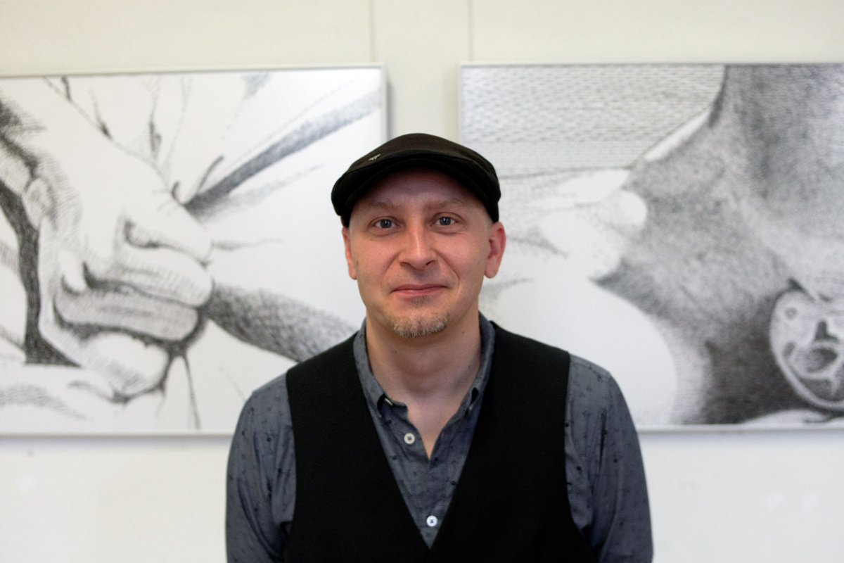 Pieczątki mogą stać się dziełami sztuki. Stemplobrazy Jarka Polańskiego