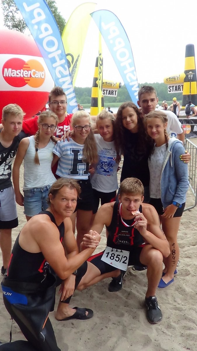 Michał Winczewski na podium triathlonowych mistrzostw Polski