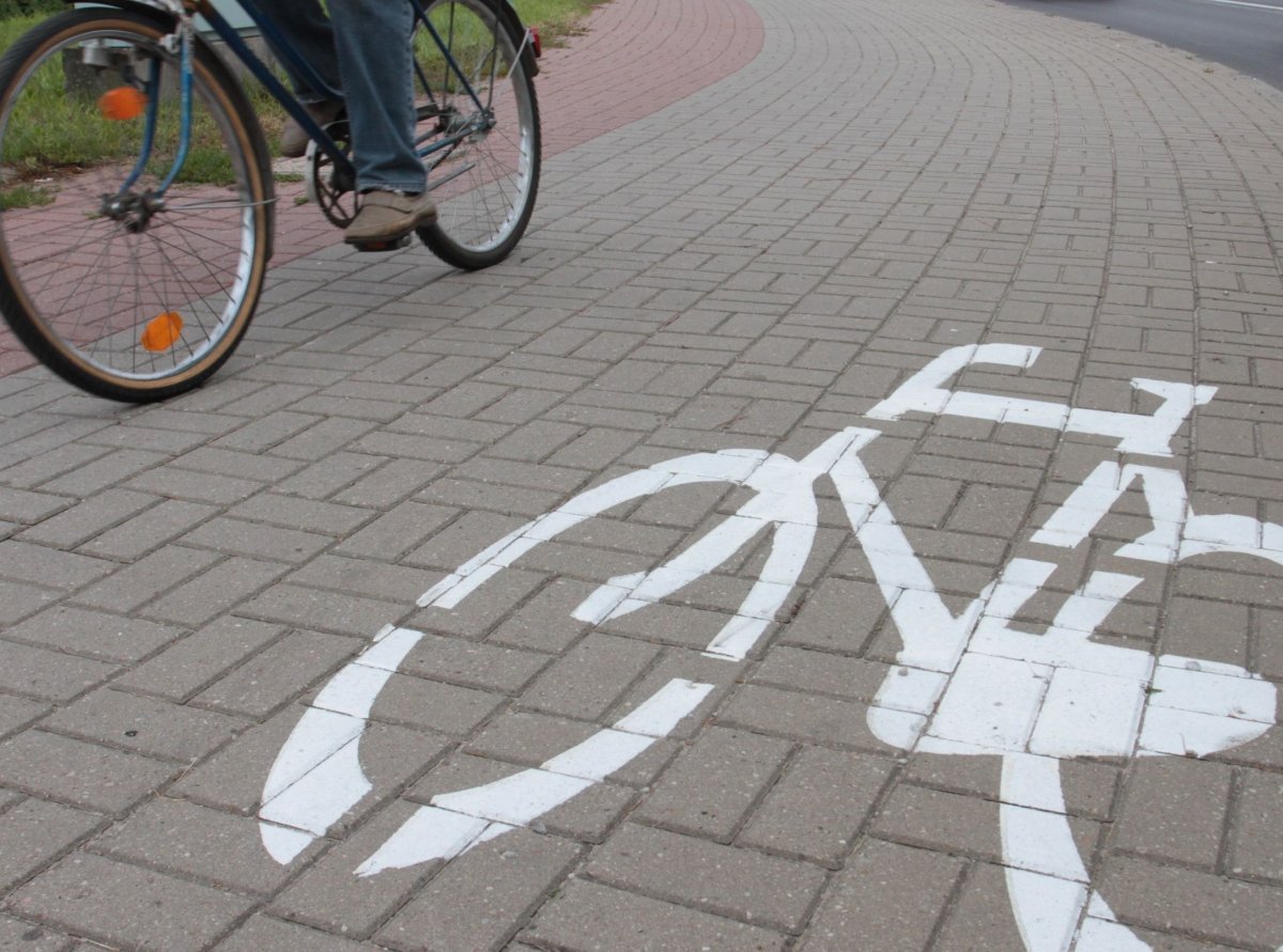 Wypadek na rondzie Brzeska/Browarna. Kierowca potrącił rowerzystę