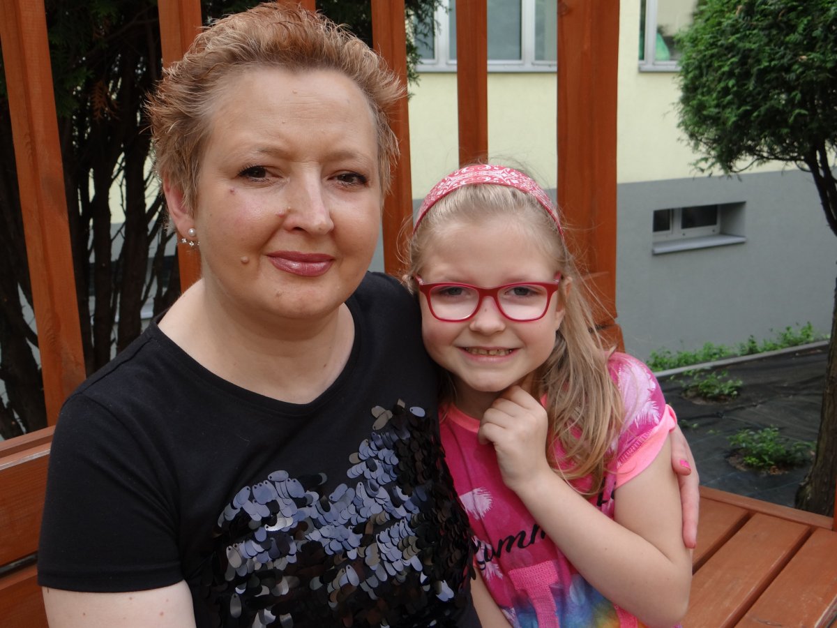 Pomaganie to jej zawód. Teraz ona, by żyć potrzebuje pomocy