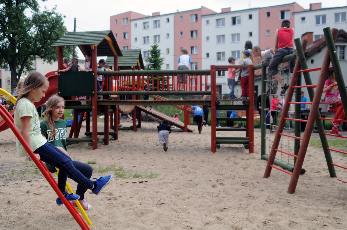 Nowe place zabaw powstaną przy dwóch podstawówkach