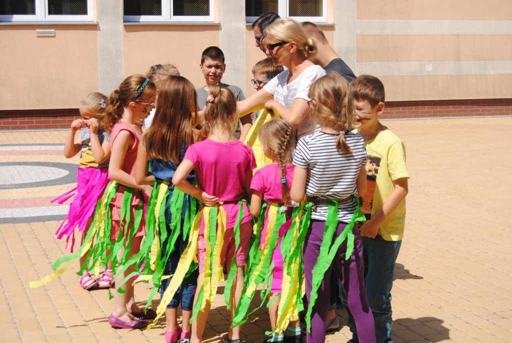 W dziesięć dni dookoła świata. Tak się bawią półkoloniści