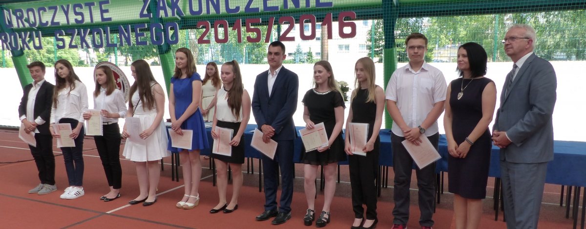 Witajcie wakacje! Elbląscy uczniowie zakończyli rok szkolny