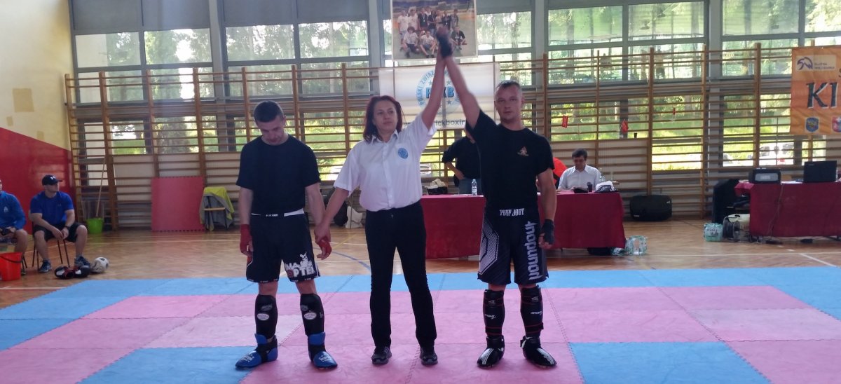 Strażak z Elbląga dwukrotnym mistrzem Polski mundurowych w kickboxingu