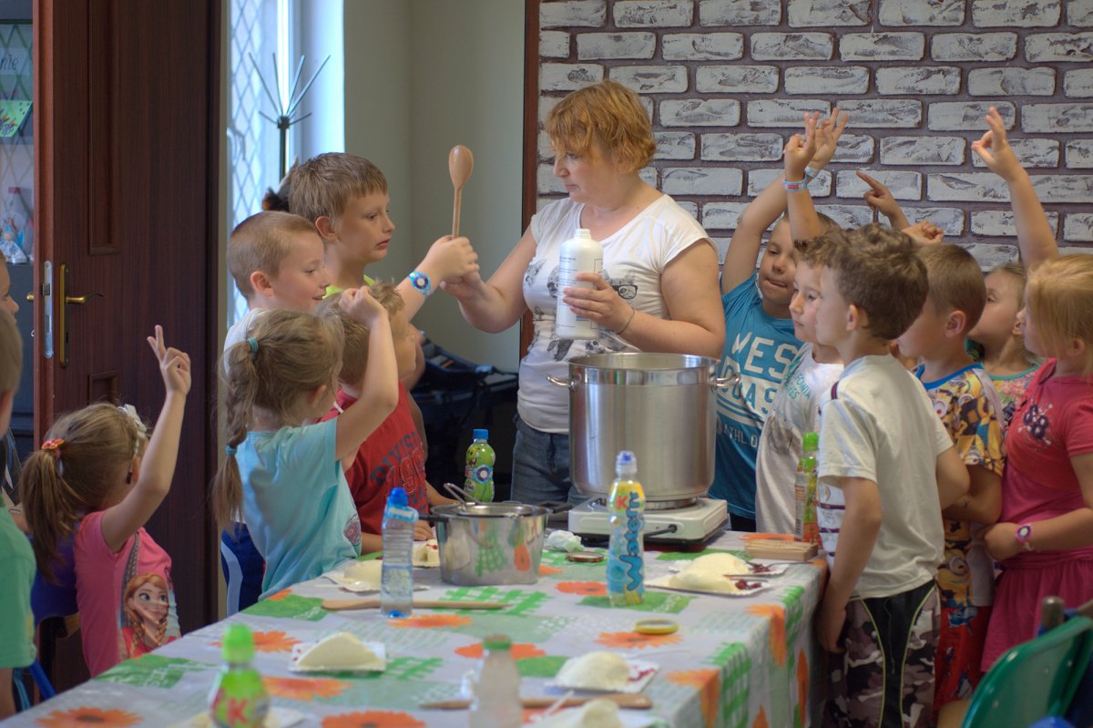 Dzieci z Węziny potrafią już robić sery