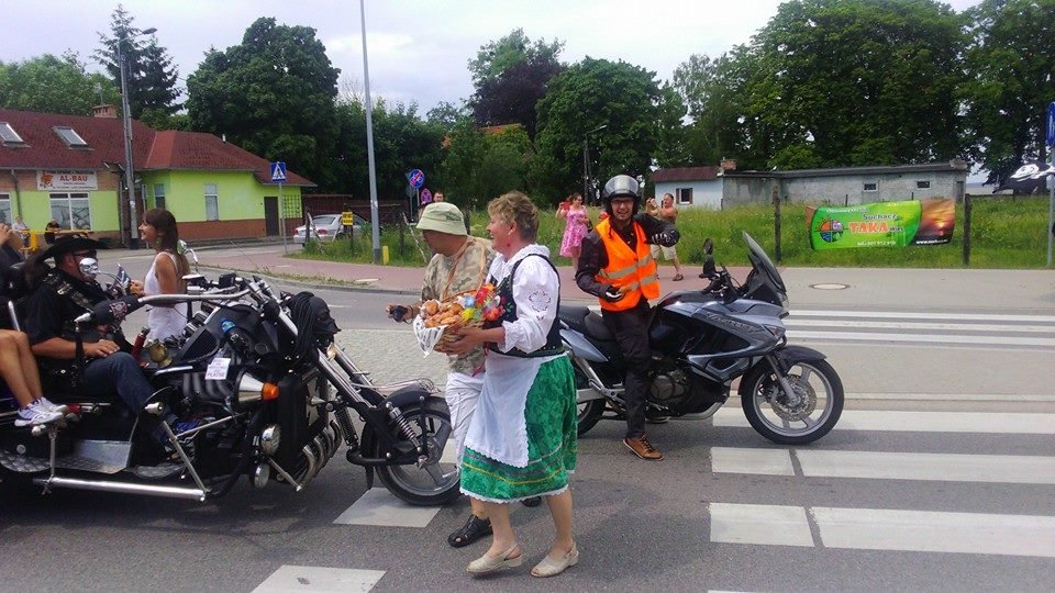 W Suchaczu motocyklistów witano racuchami