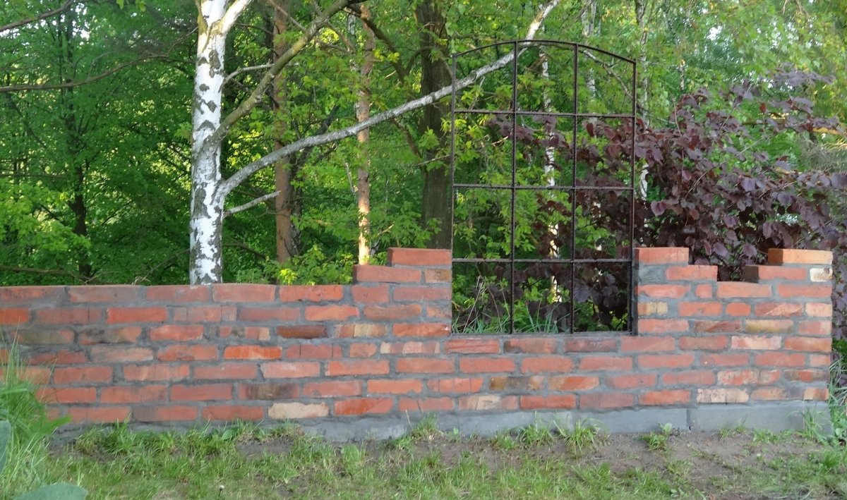 Z tysiąca cegieł wybudują w Suchaczu mur pamięci