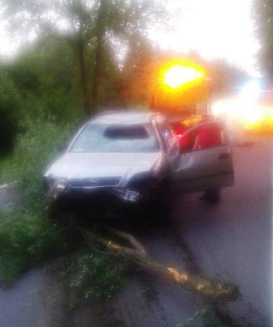 Dachowanie na Łęczyckiej. Pijany kierowca jechał odwiedzić groby bliskich