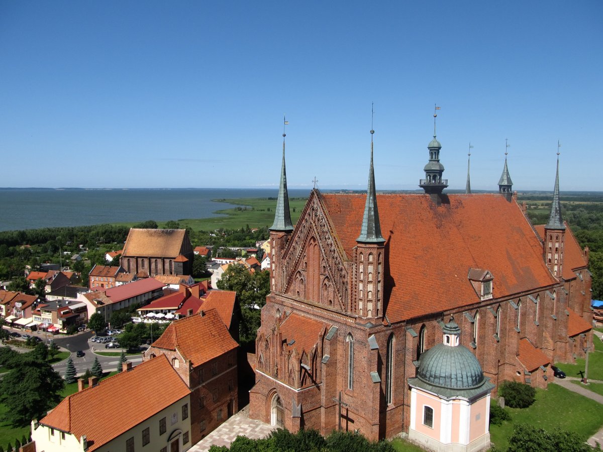 Noc Muzeów we Fromborku. Seanse w Planetarium i nocna obserwacja nieba