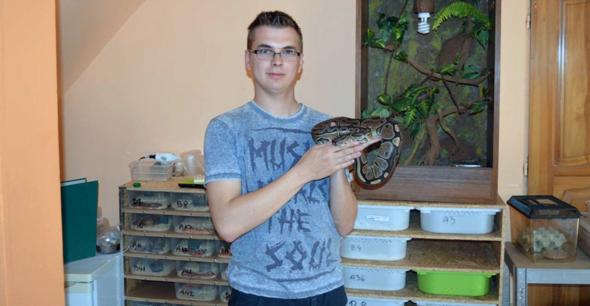 Niezwykła hodowla Adriana. Węże w szafach, pająki w pudełkach