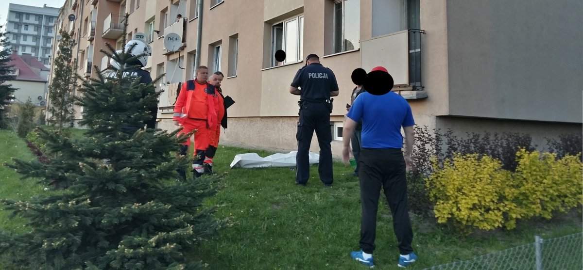Tragiczne zdarzenie na Płk. Dąbka. Mężczyzna nie żyje